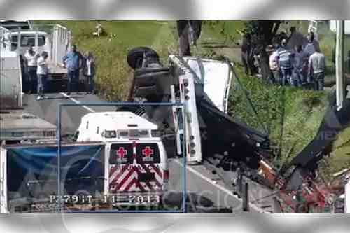 Video: Imprudencia de trailero causa accidente en la México-Toluca